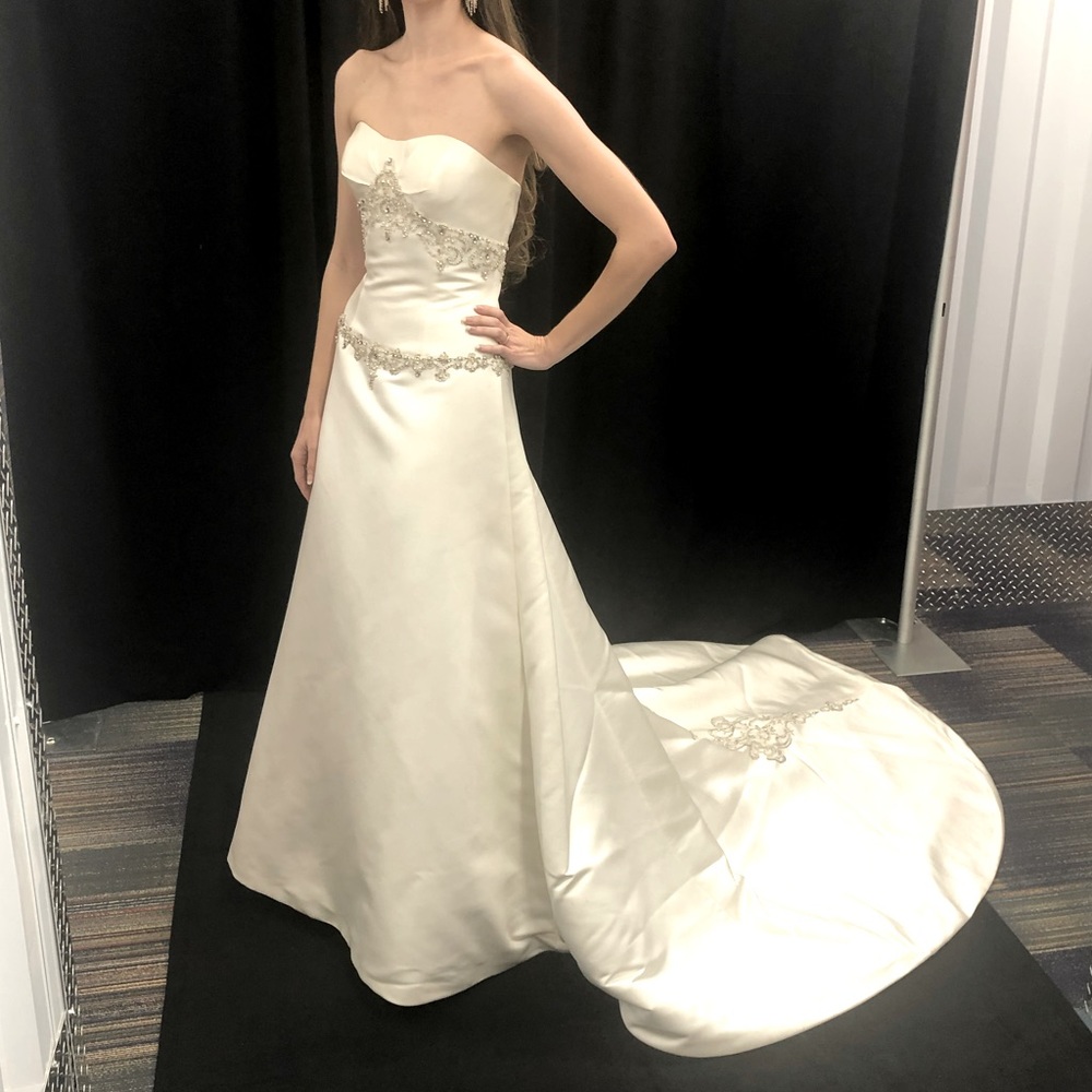 Store sample wedding gown, Blue by Enzoani